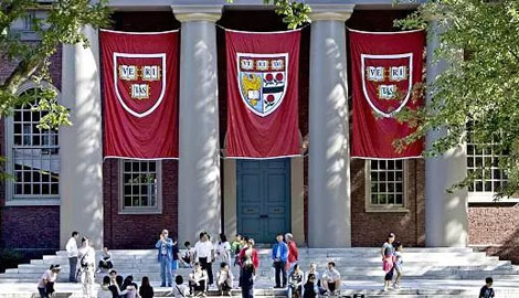 被指招生歧视亚裔学生 哈佛校方同意交出学生